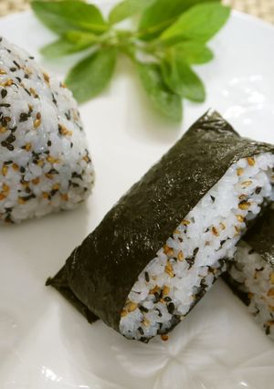 えごま油と胡麻で♪おにぎらず＆おにぎり♡-レシピのメイン写真