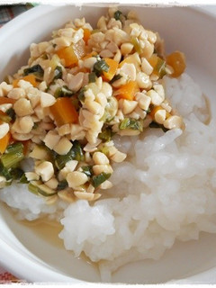 離乳食完了期 にんじんと小松菜の納豆丼-レシピのメイン写真