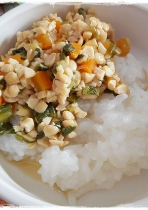 離乳食完了期 にんじんと小松菜の納豆丼-レシピのメイン写真