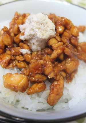 くせになる？ピリッとくる激ウマ鶏そぼろ丼-レシピのメイン写真