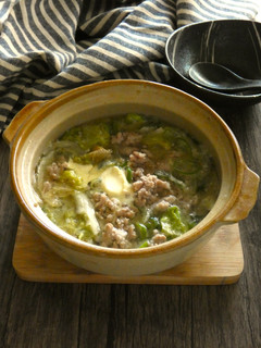 たっぷりレタスとひき肉の味噌バター鍋-レシピのメイン写真