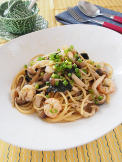 海老としめじの麺つゆ海苔バターパスタ-レシピのメイン写真