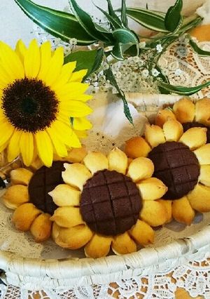 野菜ジュースで♪ミニひまわりパン☆-レシピのメイン写真