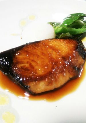 ご飯がススム！ぶりの照り焼き(^o^)-レシピのメイン写真