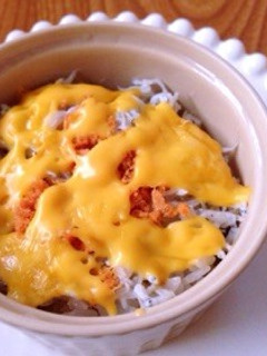 楽チン朝食☆しらす鮭フレチーズ丼-レシピのメイン写真