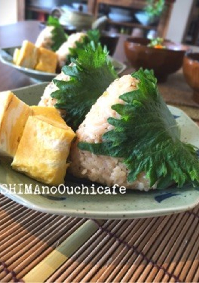 塩昆布炊き込み御飯のしそ巻きおにぎり-レシピのメイン写真