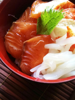 刺身の切れ端で♪時短!スペシャル海鮮丼-レシピのメイン写真