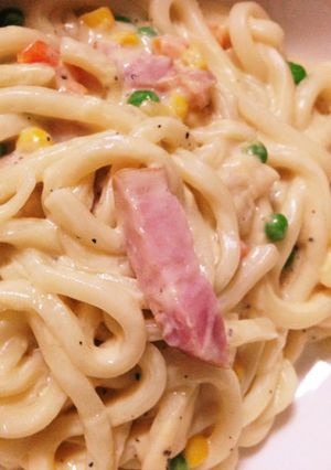 ドレッシングで簡単！カルボナーラうどん-レシピのメイン写真