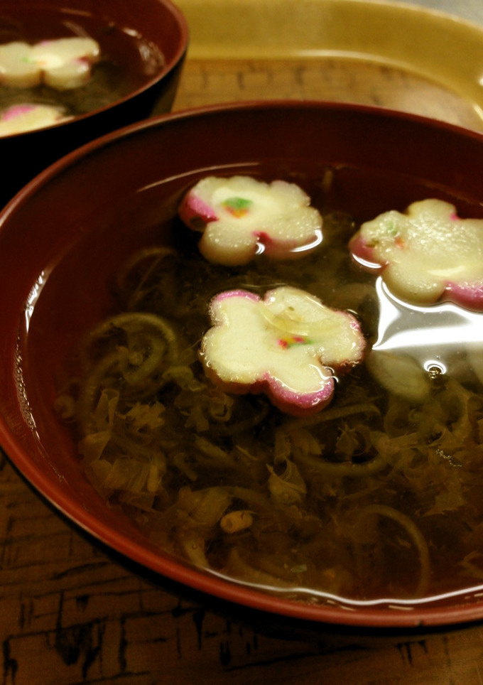 梅干しととろろ昆布のお吸い物-レシピのメイン写真