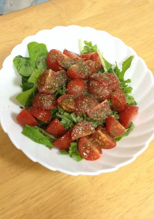 簡単！ルッコラとトマトのサラダ-レシピのメイン写真