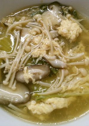 簡単　チンゲン菜　椎茸　卵の　中華スープ-レシピのメイン写真