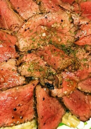 簡単!ｻﾗﾀﾞと一緒!ﾛｰｽﾄﾋﾞｰﾌ!-レシピのメイン写真