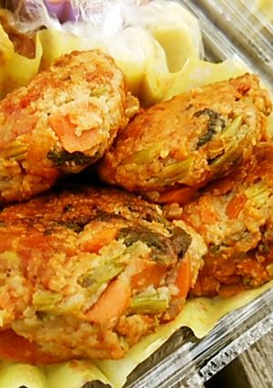 お弁当にも♪余った野菜で野菜ハンバーグ-レシピのメイン写真