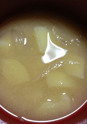 玉ねぎとじゃがいものお味噌汁-レシピのメイン写真