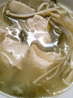 もやしと鶏むね きのこのナンプラースープ-レシピのメイン写真
