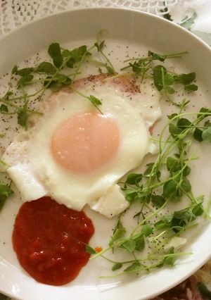 目玉焼き マッサソース添え-レシピのメイン写真