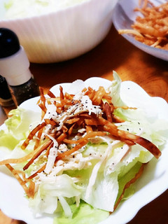 蒸し鶏とレタスのカリカリ食感サラダ-レシピのメイン写真