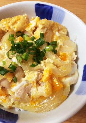 油揚げ入れてボリューム！とろとろ親子丼-レシピのメイン写真