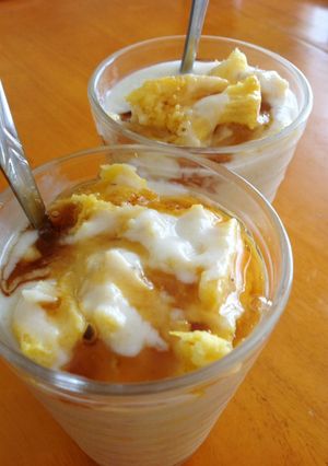 スポンジケーキの入ったバナナラッシー-レシピのメイン写真