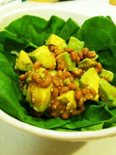 焼き肉のタレで旨い!アボガド納豆♪-レシピのメイン写真