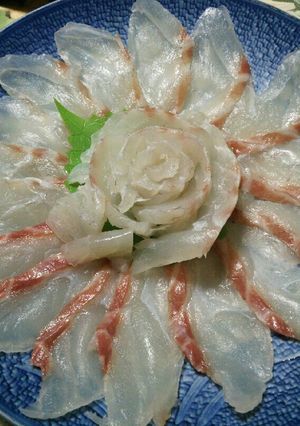 花びら舞う☆鯛のお刺身-レシピのメイン写真