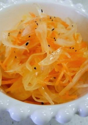 みかんのお酢DE玉ねぎと人参のマリネ-レシピのメイン写真