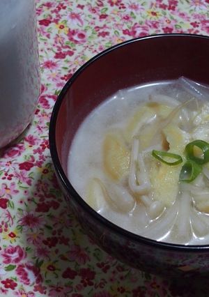味噌汁にココナッツミルクやオイル♪-レシピのメイン写真