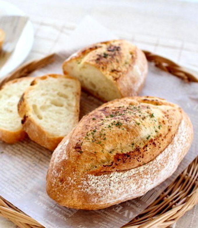 銅天板で焼くガーリックフランス by かっぱ橋浅井商店 【クックパッド