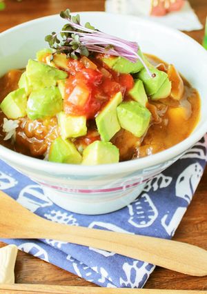 アボカドサルサボンカレー丼-レシピのメイン写真