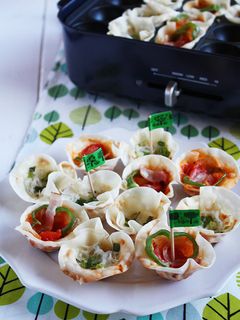 たこ焼き器で簡単・まんまるクリスピーピザ-レシピのメイン写真