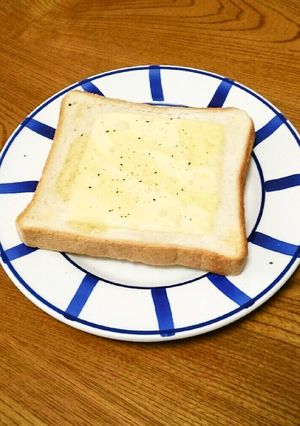 ココナッツオイルdeハニーチーズトースト-レシピのメイン写真