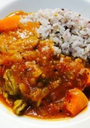 我が家の定番☆牛すじのトマトスープカレー-レシピのメイン写真