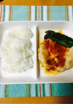 うどんでカサ増しハンバーグ-レシピのメイン写真