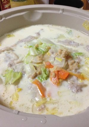 SHIORIさんの白菜と豚のピリ辛豆乳鍋-レシピのメイン写真