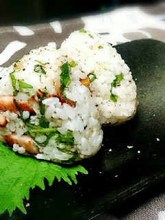 ♪大葉ベーコン+黒胡椒♪おつまみおにぎり-レシピのメイン写真