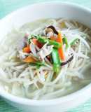 贅沢！根切りモヤシのお一人様中華うどん