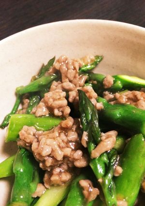 アスパラとひき肉のニンニク風味炒め-レシピのメイン写真