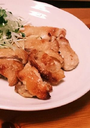 とってもﾍﾙｼｰ鶏肉のﾊﾟﾘｯと焼き-レシピのメイン写真