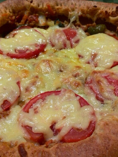 トマトベースの豚ひき肉全粒粉ピザ-レシピのメイン写真