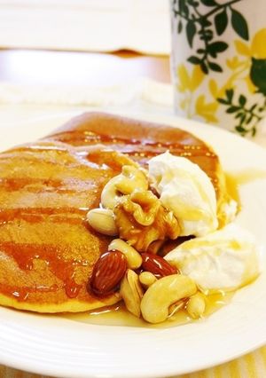 パンケーキwith自家製ハニーナッツ-レシピのメイン写真