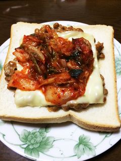 簡単納豆キムチトースト-レシピのメイン写真