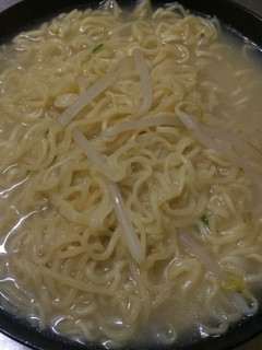 小さいフライパンで、インスタントラーメン-レシピのメイン写真