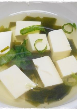 離乳食完了期 豆腐とわかめのお味噌汁-レシピのメイン写真