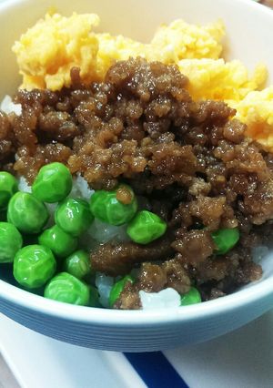 三色彩豚そぼろ丼◆ほろほろ優しい-レシピのメイン写真
