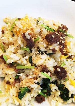 コストコプルコギ肉と三つ葉でシンプル炒飯-レシピのメイン写真