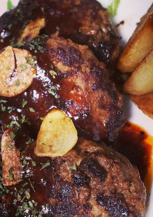 肉汁ジュワ〜なハンバーグ-レシピのメイン写真