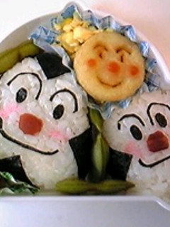 自己流キャラ弁 おむすびまんこむすびまん-レシピのメイン写真