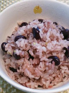 空豆(一寸黒豆)の赤飯みたいな豆御飯!!-レシピのメイン写真
