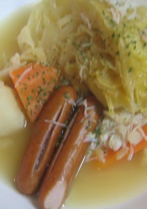 芯までやわらか！まるごとキャベツのポトフ-レシピのメイン写真