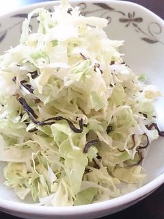 あと一品に!千切りキャベツの塩昆布和え-レシピのメイン写真